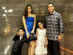 Jangan Pandang Sebelah Mata! Cara Nia Ramadhani Didik Anak Bikin Salut