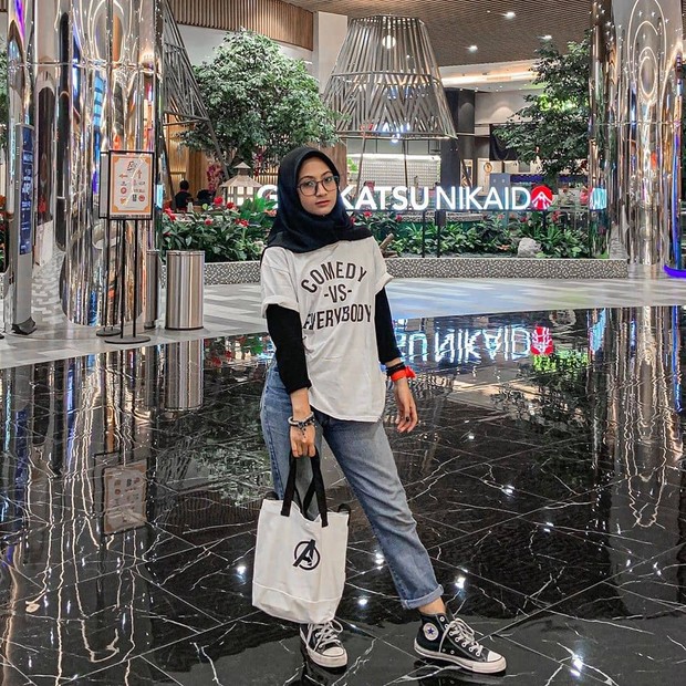 outfit hitam putih/sumber:pixabay.com outfit hitam putih