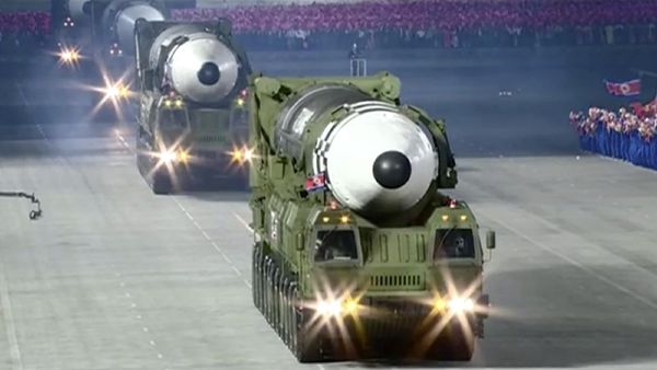 Dibanggakan Kim Jong Un, Ini Potret Truk Monster Pengangkut Rudal Antarbenua Korut