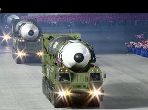 Dibanggakan Kim Jong Un, Ini Potret Truk Monster Pengangkut Rudal Antarbenua Korut