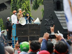 Temui Pendemo UU Ciptaker, Ganjar Pranowo Ajak Buruh Dangdutan