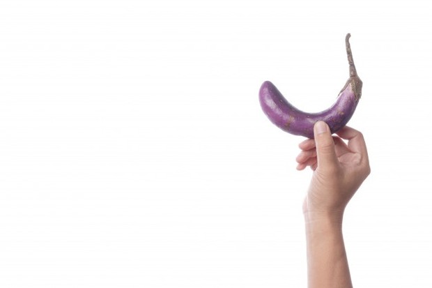 Perubahan Pada Penis/ Sumber: Freepik.com Untuk sejumlah kecil pria, bentuknya bisa melengkung seiring bertambahnya usia. Ini dapat memengaruhi panjang, ketebalan, dan fungsinya. Kondisi yang disebut penyakit Peyronie ini disebabkan oleh trauma fisik.