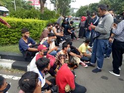 Polisi Amankan 25 ABG yang Berniat Ikut Demo Buruh di Semarang