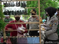 Masker Scuba dari Pedagang di Probolinggo Ditarik, Tapi Diganti dengan Kain