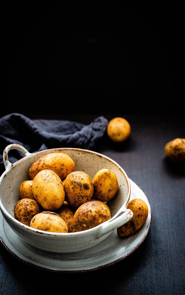 Potatoes/unsplash.com Masker alami yang mencerahkan wajah