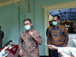 Rektor UGM: Mahasiswa Kritik Kebijakan Pemerintah Tak Usah Turun ke Jalan