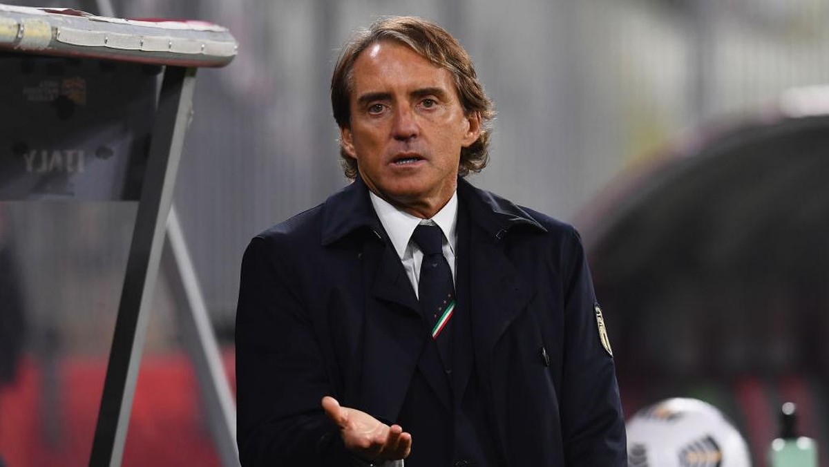 Pelatih timnas Italia Roberto Mancini menyambut antusias hasil undian UEFA Nations League dengan Gli Azzurri bertemu Spanyol (Foto: Getty Images/Claudio Villa