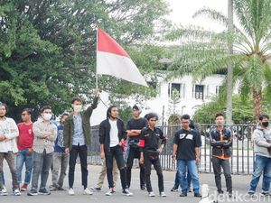 Demo di Gedung Sate, Mahasiswa Soroti Sikap Ridwan Kamil soal Omnibus Law