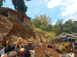Longsor Terjang Kudus, 2 Orang Pekerja Tewas Tertimbun