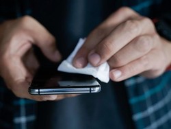 Virus Corona Bisa Bertahan 28 Hari pada Uang Kertas dan Layar Ponsel