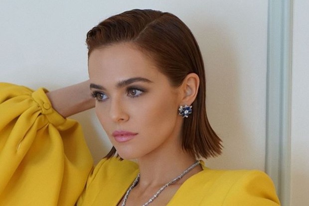 seleb dunia Zoey Deutch