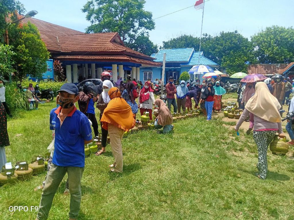 Elpiji 3 Kg Langka, Warga Bengkulu Serbu Jatah Operasi Pasar Elpiji 3 Kg Langka, Warga Bengkulu Serbu Jatah Operasi Pasar