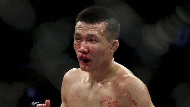 DENVER, CO - NOVEMBER 10: Chan Sung Jung of Korea fights Yair Rodriguez in their Featherweight bout during the UFC Fight Night 139 at the Pepsi Center on November 10, 2018 in Denver, Colorado. Matthew Stockman/Getty Images/AFP