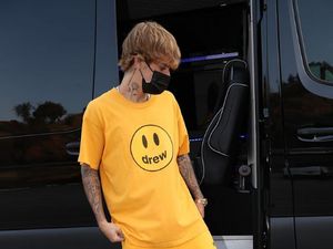 Justin Bieber Rilis Sepatu Crocs Seharga Rp 884 Ribu, Dijual Terbatas