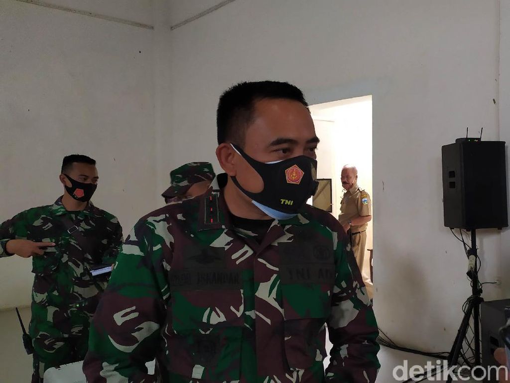Markas Koramil di Garut Jadi Pengungsian Korban Banjir Bandang Markas Koramil di Garut Jadi Pengungsian Korban Banjir Bandang
