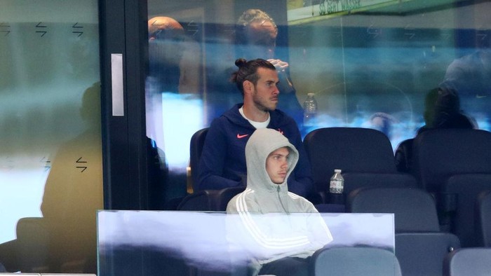 LONDON, ENGLAND - SEPTEMBER 27: Gareth Bale of Tottenham Hotspur looks on during the Premier League match between Tottenham Hotspur and Newcastle United at Tottenham Hotspur Stadium on September 27, 2020 in London, England. Sporting stadiums around the UK remain under strict restrictions due to the Coronavirus Pandemic as Government social distancing laws prohibit fans inside venues resulting in games being played behind closed doors. (Photo by Clive Rose/Getty Images)
