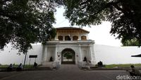 Ini Benteng Peninggalan Belanda yang Jadi Milik Raja Porkas di Solo