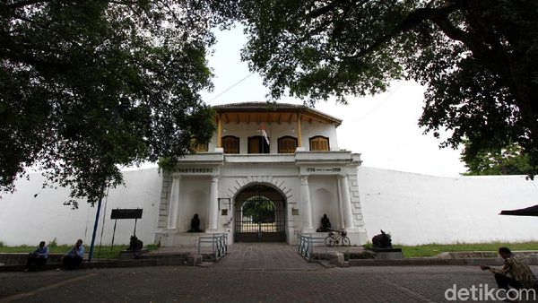 Ini Benteng Peninggalan Belanda yang Jadi Milik Raja Porkas di Solo