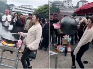 Jago Masak Sambil Atraksi, Wanita Asal China Ini Jadi Viral