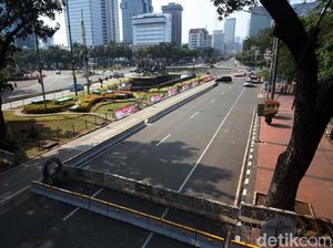 Jelang Demo Omnibus Law, Jalan Medan Merdeka Barat Ditutup