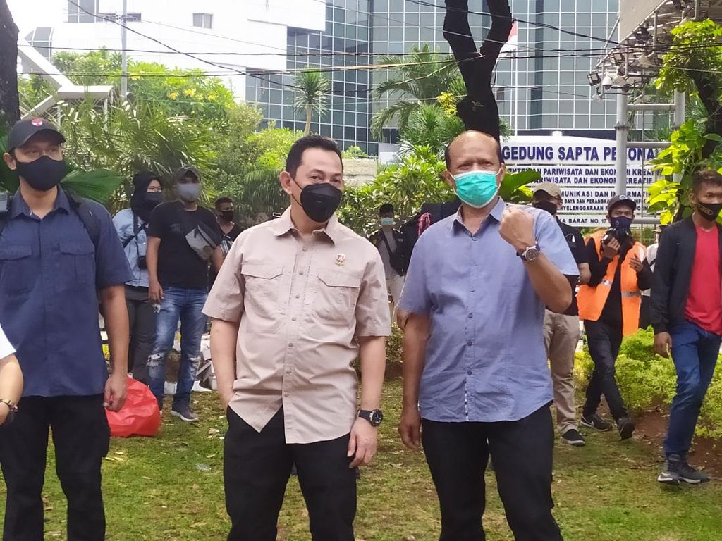Kabareskrim-Kapolda Metro Pantau Langsung Demo 212 dkk di Patung Kuda Kabareskrim-Kapolda Metro Pantau Langsung Demo 212 dkk di Patung Kuda