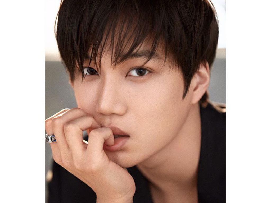 Kai EXO Jadi Model Pria Pertama untuk Brand Kosmetik Bobbi Brown