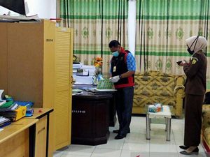 Kejaksaan Sita HP Bupati Manggarai Barat Terkait Pengalihan Tanah Pemerintah