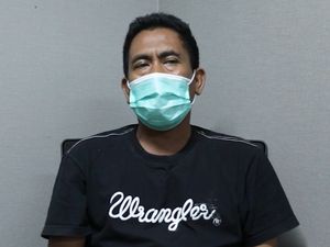 Ketua KAMI Medan Akui Ada Ajakan Demo Rusuh Seperti 98 di Grup WhatsApp Ketua KAMI Medan Akui Ada Ajakan Demo Rusuh Seperti 98 di Grup WhatsApp