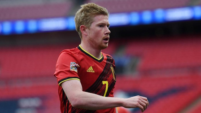 LONDON, ENGLAND - OCTOBER 11: Kevin De Bruyne of Belgium looks on during the UEFA Nations League group stage match between England and Belgium at Wembley Stadium on October 11, 2020 in London, England. Football Stadiums around Europe remain empty due to the Coronavirus Pandemic as Government social distancing laws prohibit fans inside venues resulting in fixtures being played behind closed doors. (Photo by Neil Hall - Pool/Getty Images)