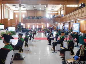 Mahasiwa Berprestasi di UPI Wisuda Tatap Muka, Semuanya Rapid Test