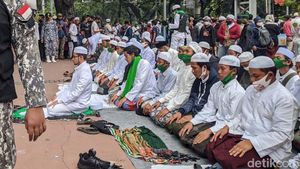 Massa Mulai Berdatangan ke Patung Kuda