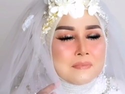 Viral Nenek 70 Tahun Didandani Agar Mirip Barbie, Jadinya Mirip Elvy Sukaesih