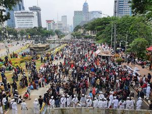 PA 212 Demo, MRT Tutup 7 Stasiun Mulai Pukul 13.00 WIB PA 212 Demo, MRT Tutup 7 Stasiun Mulai Pukul 13.00 WIB