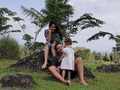 8 Foto Liburan Raisa & Hamish di Magelang, Wajah Bule Anaknya Jadi Sorotan
