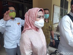 Usai Dua Jam Diperiksa, Ratu Tatu Langsung Tinggalkan Bawaslu Banten