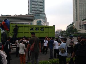 Aksi Hadang Truk Bikin Ratusan Anak di Jakarta Diciduk Aksi Hadang Truk Bikin Ratusan Anak di Jakarta Diciduk