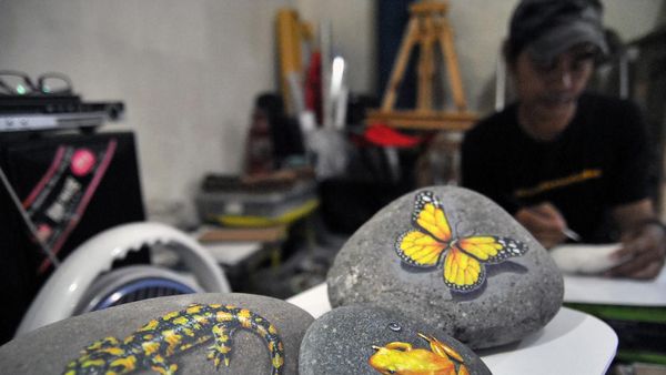 Wow! Batu Hias Ini Dijual Hingga Rp 1 Juta