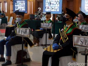 Seperti Apa Penerapan Protokol Kesehatan Saat Wisuda Tatap Muka?