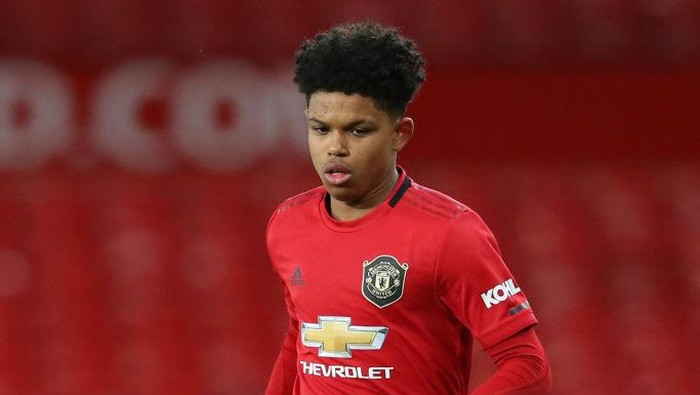 MANCHESTER, ENGLAND - FEBRUARY 28: Shola Shoretire of Manchester United on the ball during the FA Youth Cup: Sixth Round match between Manchester United and Wigan Athletic at Old Trafford on February 28, 2020 in Manchester, England. (Photo by Charlotte Tattersall/Getty Images)