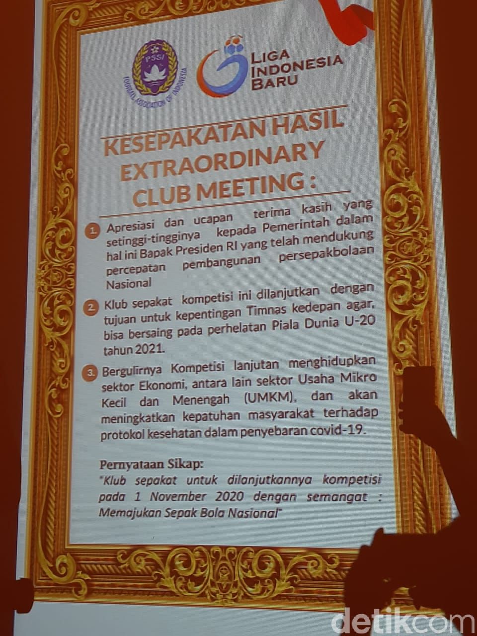 extraordinary club meeting 2020 antara klub Shopee Liga 1 2020 dengan PT LIB dan PSSI, termasuk ketum PSSI Mochamad Iriawan, di Yogyakarta, Selasa (13/10/2020).