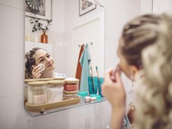 5 Online Shop Terbaik yang Jual Makeup & Skincare Korea Asli