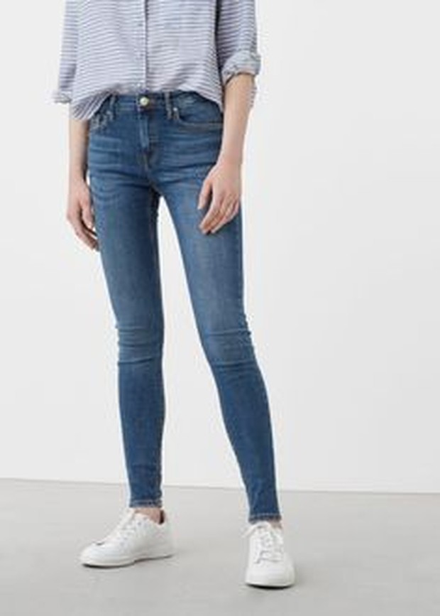 Hindari Memakai Skinny Jeans