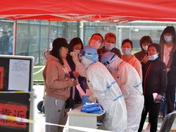 Kasus COVID-19 Muncul Terus, China Tes 9 Juta Warganya dalam 5 Hari