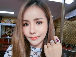 Wanita Ini Buka Jasa Tato Garis Tangan, Diklaim Bisa Mengubah Nasib