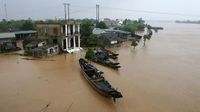 Penampakan Banjir yang Tewaskan Puluhan Orang di Vietnam
