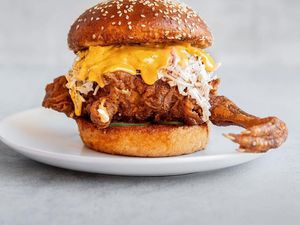 Aneh tapi Menarik, Ini Dia Sandwich Ceker Ayam