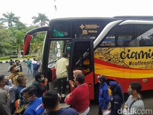 Ciamis Kini Punya Cikobis, Ngopi Sambil Keliling Naik Bus
