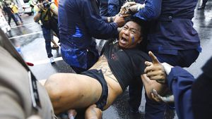 Aksi Ribuan Orang Tuntut Reformasi Kerajaan di Thailand