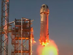 Dirancang Bawa Turis, Roket Pendiri Amazon Uji Sistem Pendaratan di Bulan