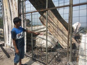 Gudang Plastik di Cimahi Diduga Dibakar Orang Tak Dikenal